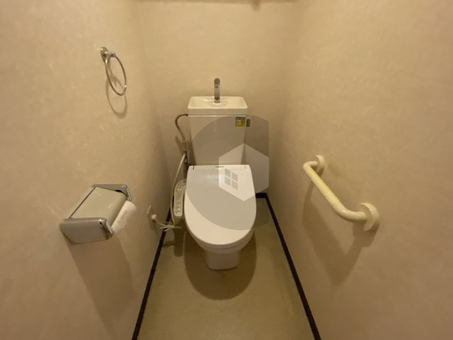 東大阪市川俣１丁目の賃貸マンションのトイレ