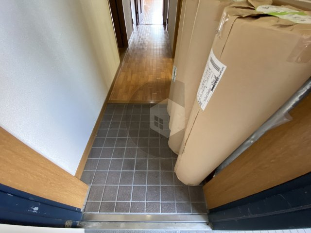 東大阪市川俣１丁目の賃貸マンションの玄関