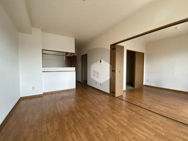 東大阪市川俣１丁目の賃貸マンションの居間・リビング