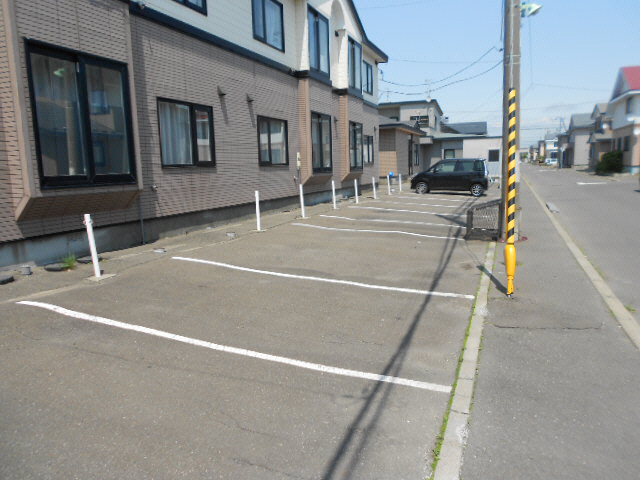 カーサビアンカの駐車場