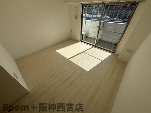 セレニテ甲子園Ⅰの居間・リビング