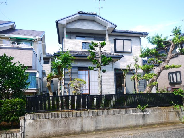 八街市八街ろ　中古戸建の外観|内装リフォーム令和8年9月 JR総武本線榎戸駅徒歩約11分 スーパーセイミヤ徒歩約9分 閑静な分譲地
