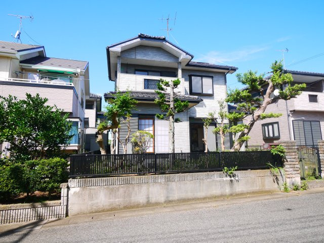 八街市八街ろ　中古戸建の外観|内装リフォーム令和8年9月 JR総武本線榎戸駅徒歩約11分 スーパーセイミヤ徒歩約9分 閑静な分譲地
