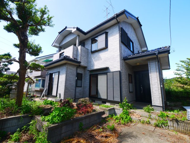 八街市八街ろ　中古戸建の外観|内装リフォーム令和8年9月 JR総武本線榎戸駅徒歩約11分 スーパーセイミヤ徒歩約9分 閑静な分譲地