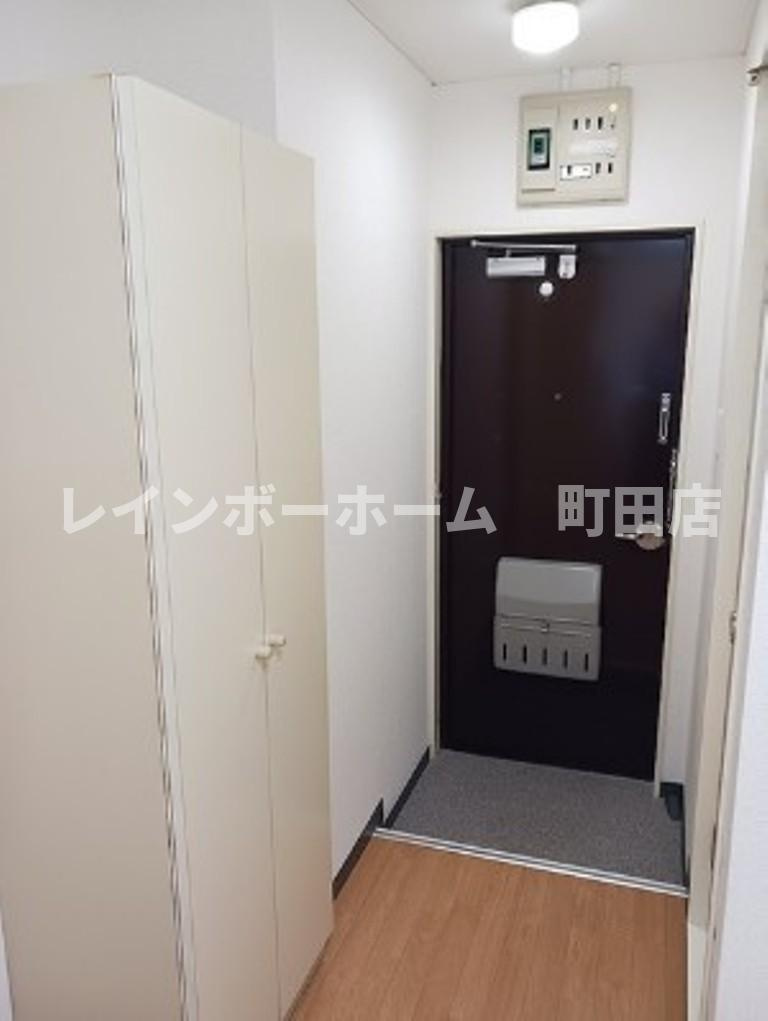 カーサ・ビアンカ※初期費用分割あと払いサービス利用可能物件の玄関