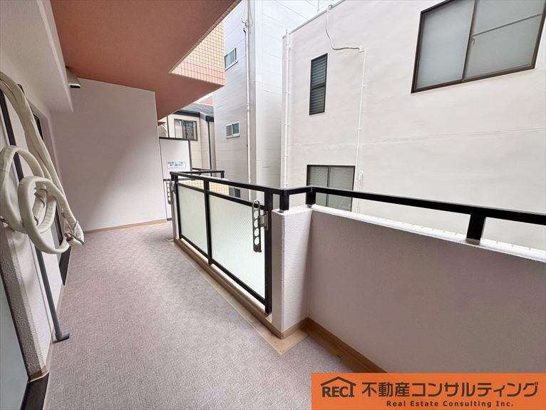 ヴィルヌーブ本山中町のバルコニー