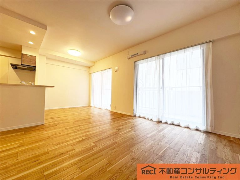 ヴィルヌーブ本山中町の居間・リビング