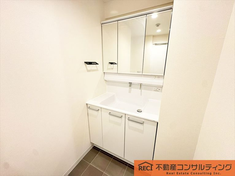 ヴィルヌーブ本山中町の独立洗面台