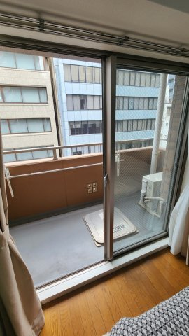 スカイコート神田弐番館のバルコニー