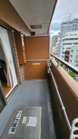 スカイコート神田弐番館のバルコニー
