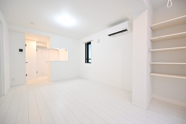 Ｔｈｅ　Ｒｅｓｉｄｅｎｃｅ　Ｎｉｈｏｎｂａｓｈｉの居間・リビング|こちらの居間で趣味の時間をお楽しみください