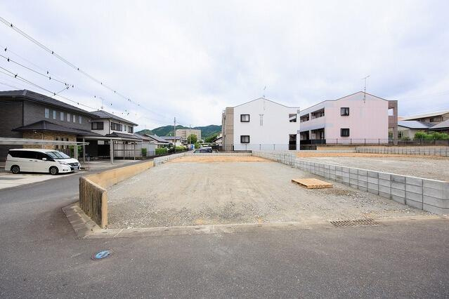 サンコート　鳥栖市弥生が丘４丁目３号地の前面道路含む現地写真|3号地　現地（2026年6月5日撮…