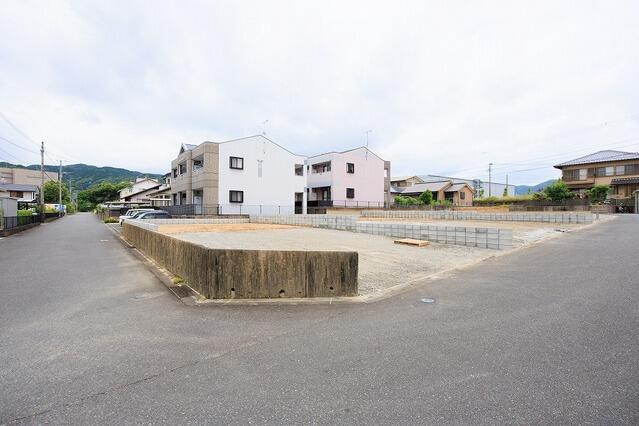 サンコート　鳥栖市弥生が丘４丁目３号地の前面道路含む現地写真|3号地　現地（2026年6月5日撮…