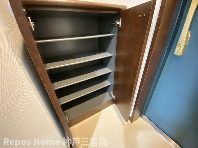 アスヴェルみなと元町Ocean Frontの玄関