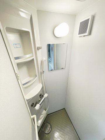 新宿区西落合３丁目のアパートのシャワールーム