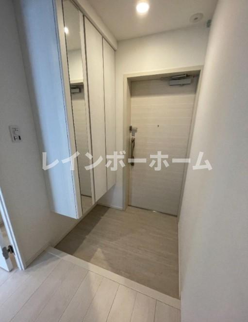 ラ　メゾン　ドゥ　レザンの玄関