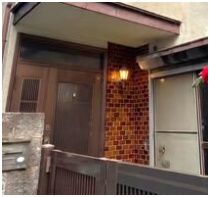 （Ｔ０２４）東京都練馬区氷川台２－３－２３戸建の玄関|収納もある玄関です
