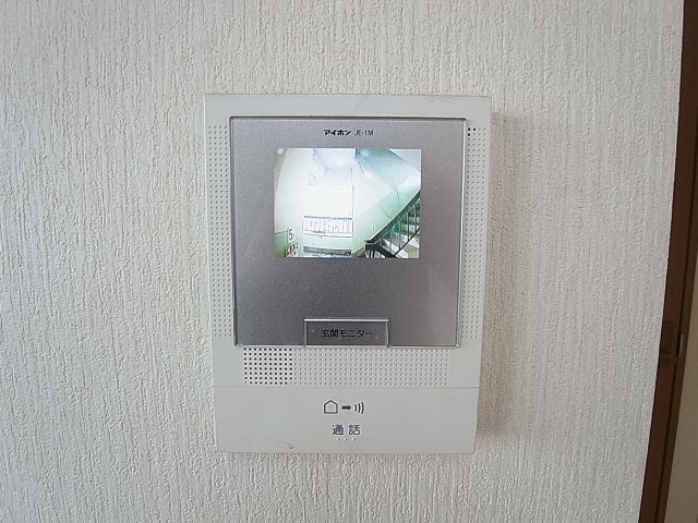 二葉マンションのセキュリティ|カメラ付インターフォンで顔が分かり安心