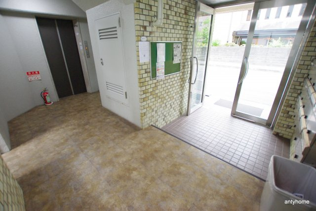 昌和十三マンション　仲介手数料無料のロビー