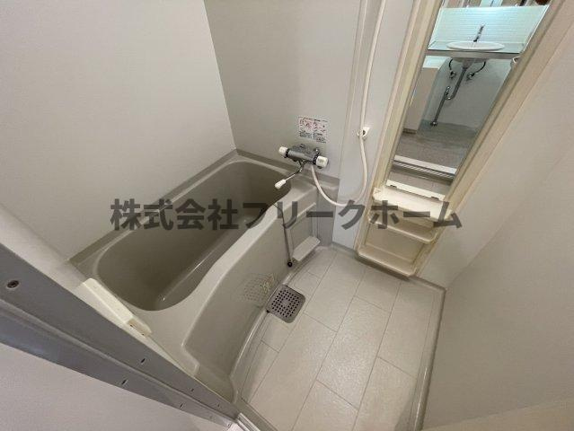 武蔵野市境１丁目の賃貸マンションの浴室