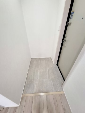 フジパレス西宮甲東園Ⅰ番館の玄関