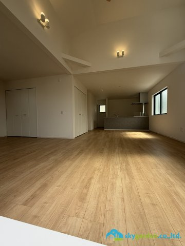 平塚市達上ヶ丘2期　新築戸建　全2棟1号棟の居間・リビング