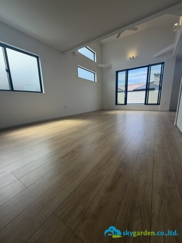 平塚市達上ヶ丘2期　新築戸建　全2棟1号棟の居間・リビング