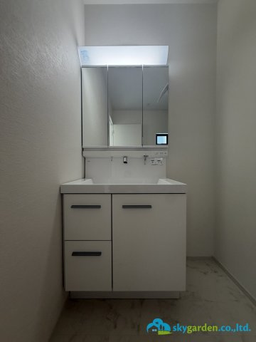 平塚市達上ヶ丘2期　新築戸建　全2棟1号棟の独立洗面台