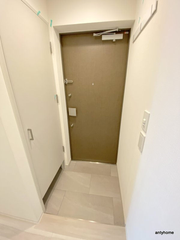 アーバネックス南新町 仲介手数料無料の玄関