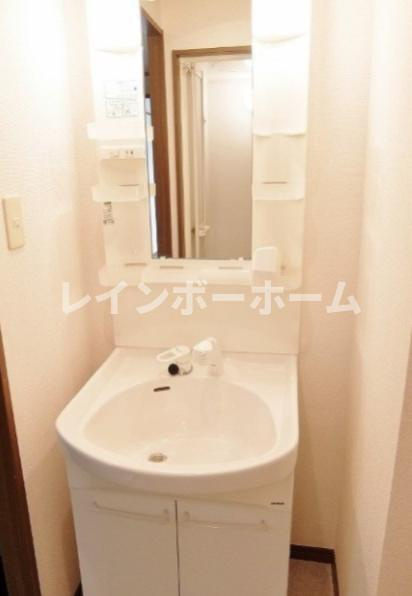 アンプルール フェール 岩波の独立洗面台