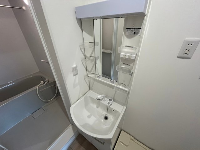 ルーブル柏若葉町の独立洗面台|※写真は同施工会社の参考写真です。現況優先。