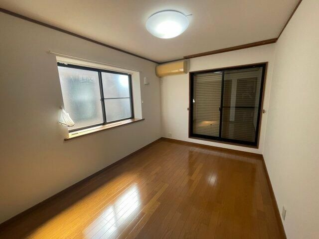 武蔵野市関前１丁目戸建の寝室