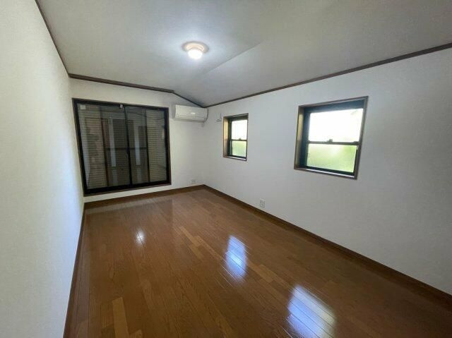 武蔵野市関前１丁目戸建の洋室
