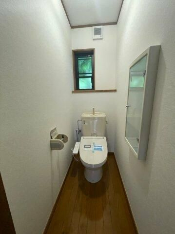 武蔵野市関前１丁目戸建のトイレ