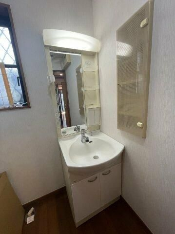 武蔵野市関前１丁目戸建の洗面所
