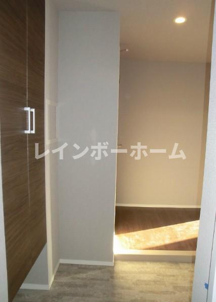 ファーストガーデンの玄関