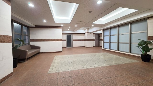 スカイコート神田弐番館のロビー|1階共用部