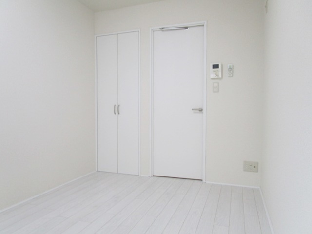 ｂ’ＣＡＳＡ　Ｔａｂａｔａの寝室|人気のホワイトフローリングです