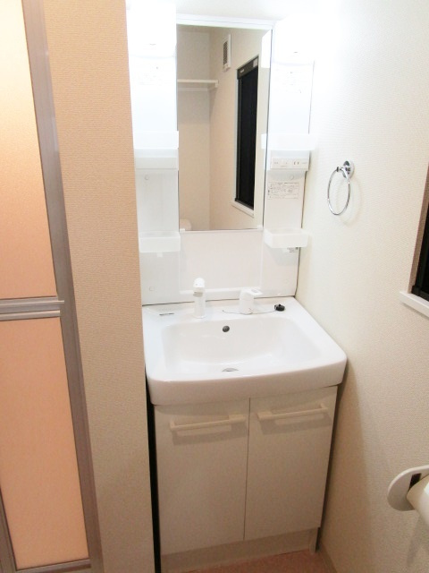 ｂ’ＣＡＳＡ　Ｔａｂａｔａの洗面所|独立洗面台です