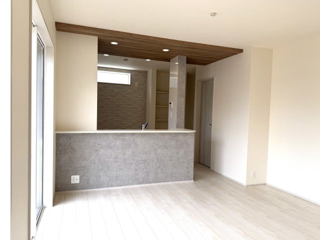 比企郡吉見町久保田　新築戸建の居間・リビング