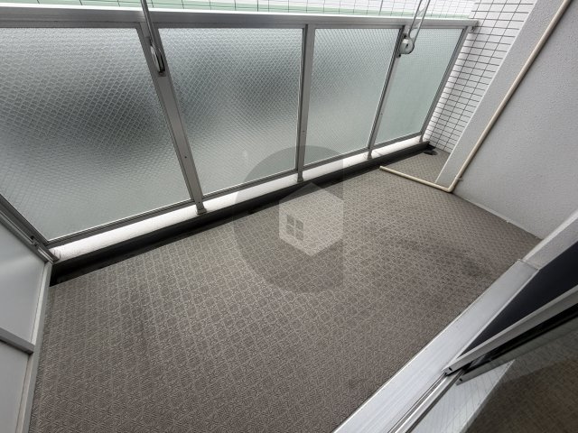 グランシス高井田のバルコニー