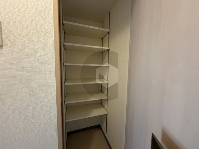 グランシス高井田の収納
