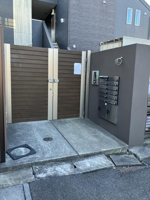 ＡＭＳＳ’ＶＩＥのエントランス