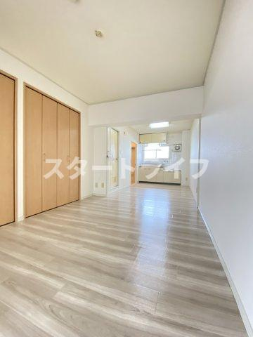 大阪市淀川区野中南１丁目の賃貸マンションの居間・リビング
