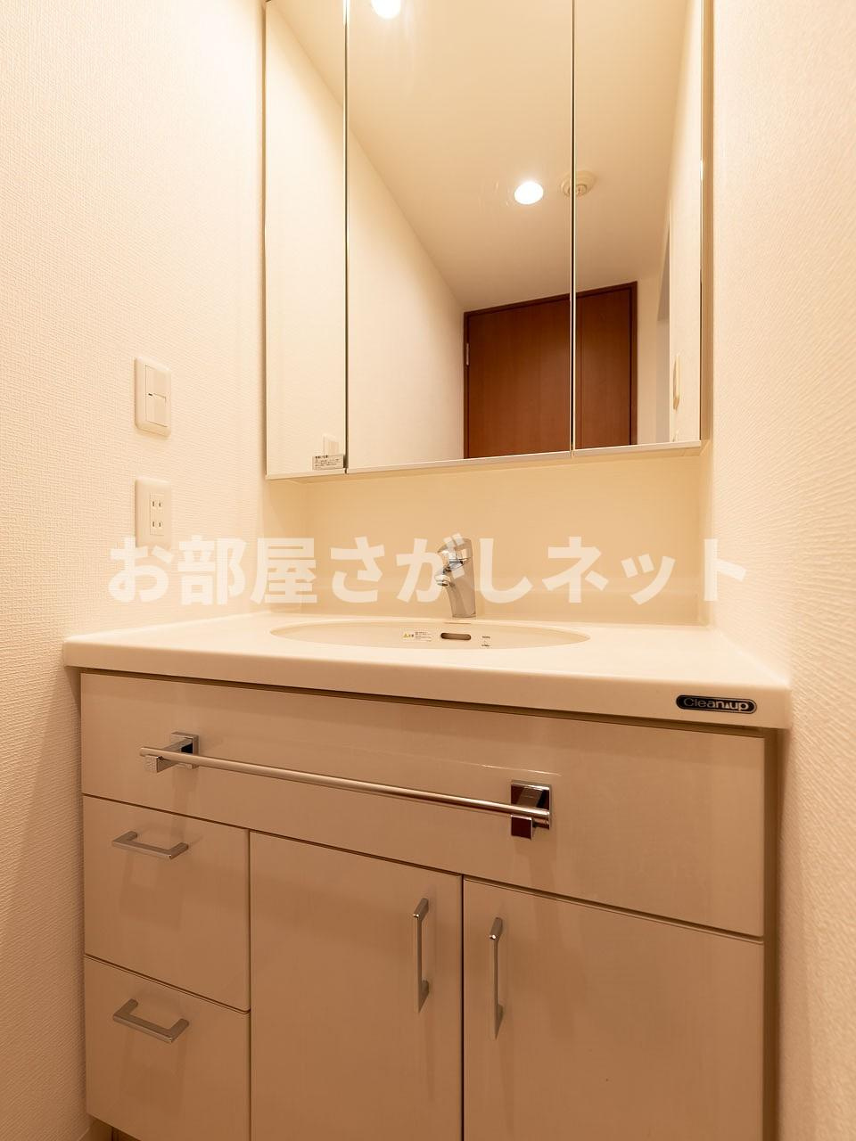 プラティーヌ新宿新都心【高級賃貸・ブランドマンション】の洗面所
