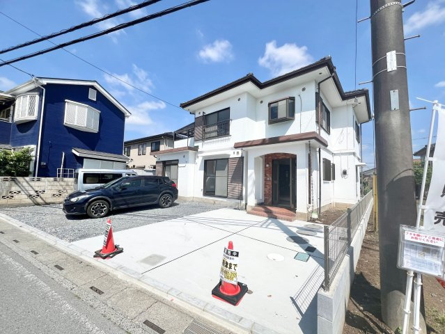 川越市豊田本４丁目の中古一戸建の外観|耐火性・耐震性に優れた新耐震鉄筋コンクリート造で安心♪
内外装リフォーム済みで快適に新生活をスタートできます。