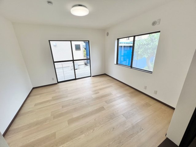 川越市豊田本４丁目の中古一戸建の洋室|1階8帖の洋室です。