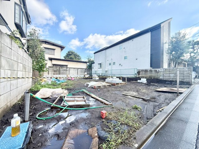 杉並区宮前3丁目　建築条件無し売地　全2区画の前面道路含む現地写真|2026.09.17撮影

現地ご見学希望・資料請求などお気軽にお問い合わせ下さい！
03-5990-5201