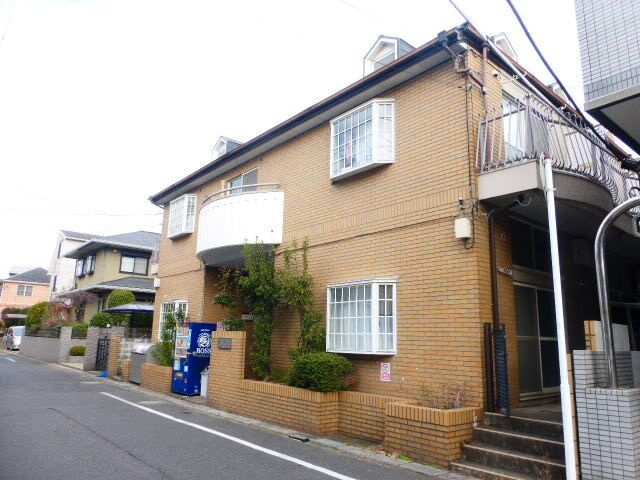 ローズガーデンタカエイ１１２番館の外観