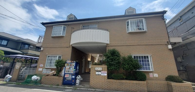 ローズガーデンタカエイ１１２番館のエントランス